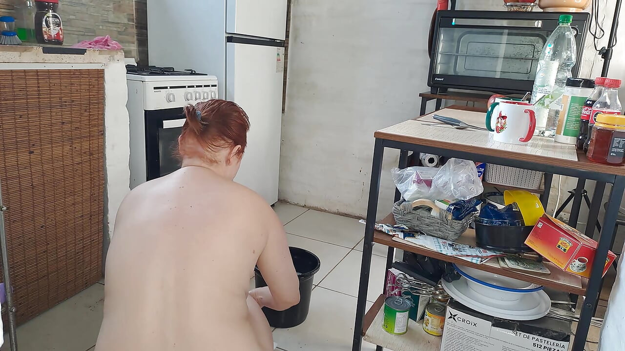 Jour de pluie en Uruguay. Je nettoie ma cuisine.