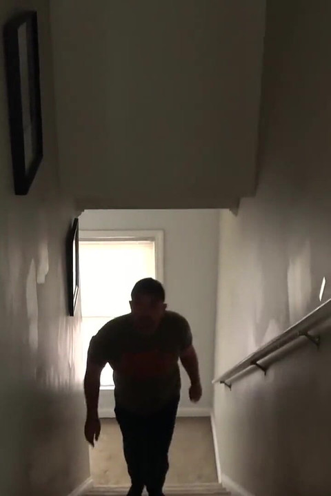 Bearfilms je tetovirao Waynea Ellisa bez kondoma Knoxa O Toolea nakon pušenja