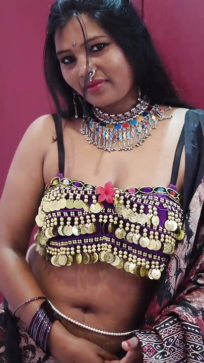 Doodh wale ne teeno bhabhi ko doodh se nahlaya
