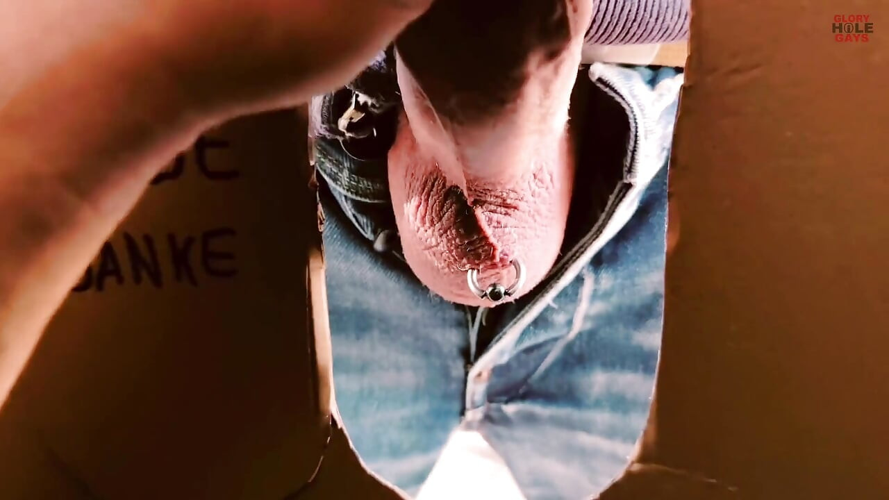 Popupgloryhole ao ar livre gay gloryhole