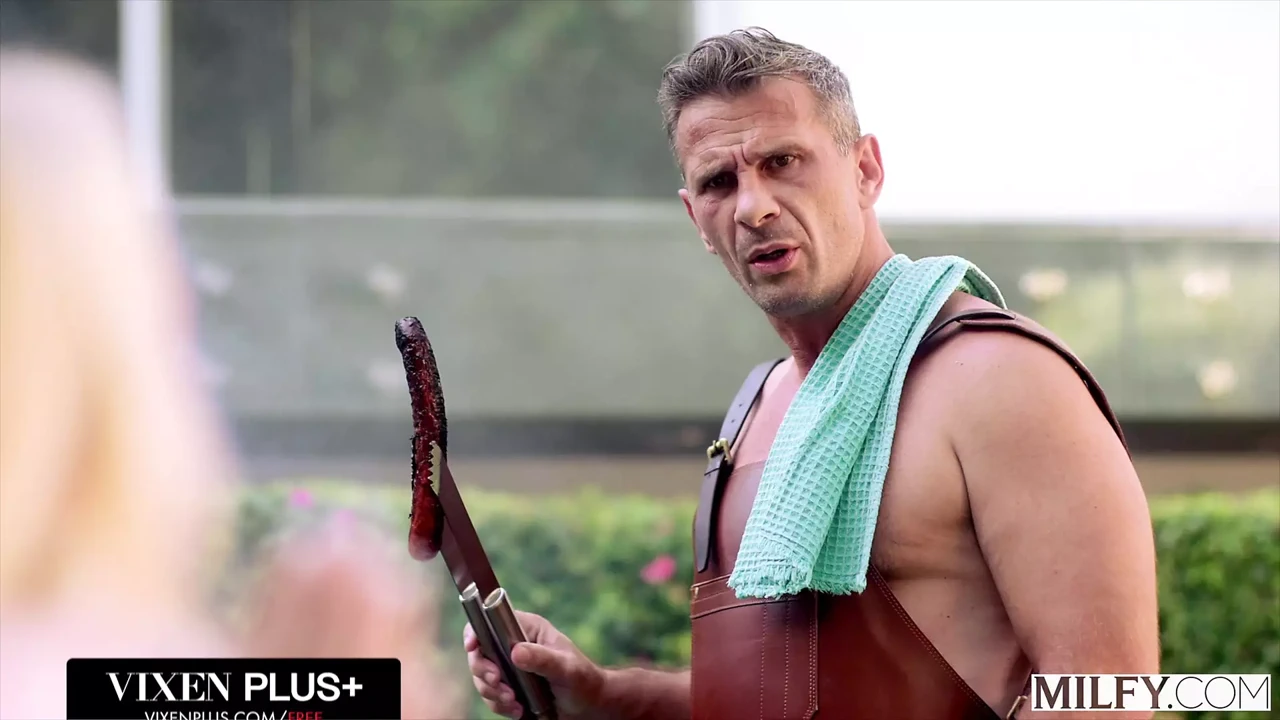 Vixenplus - 重磅炸弹的熟女Brandi在听丈夫的时候给丈夫戴绿帽