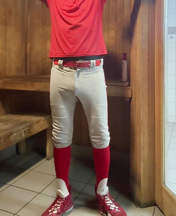 Alpha Baseballspieler JockDad87 edging in der sauna vor dem training