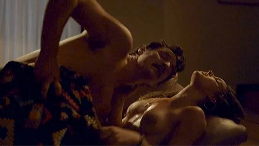 Adria arjona在narcos的裸体性爱场景