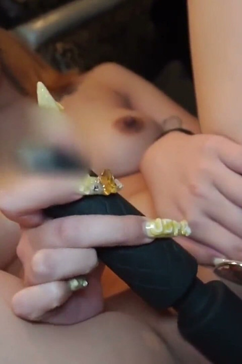 Viral Hairstylist From X Joins a Private Shoot. Doll Like Looks and Bouncing Breasts Lead to Two Creampies.