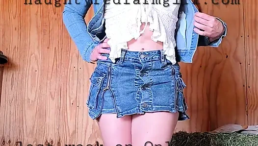 Рыжая трахает себя как сумасшедшая на всей ферме