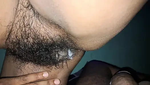 Creampi memek berbulu toket besar India