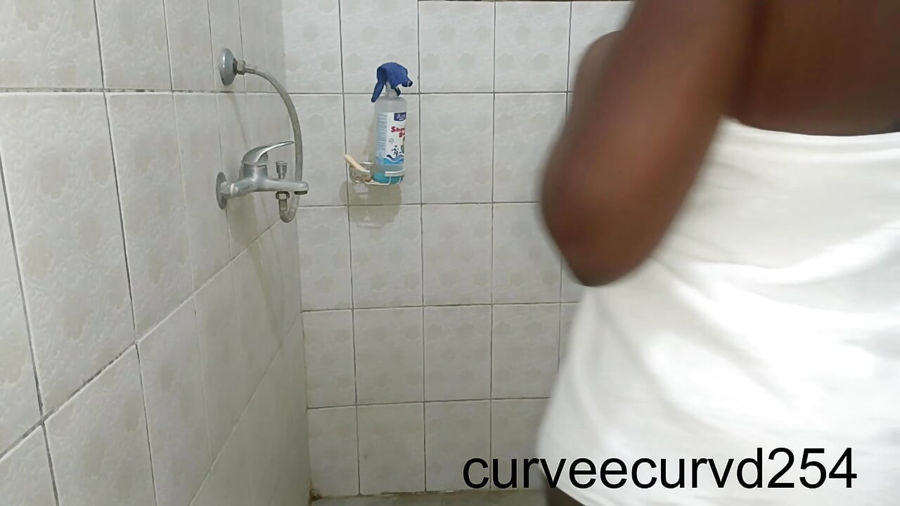 Afrikaanse Braziliaanse Met Grote Reet Onder De Douche