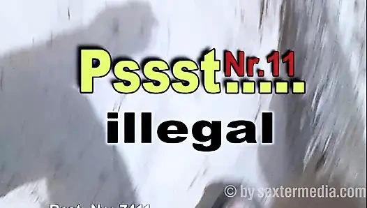 Сексуальная MILF обнажённая на нудистском пляже