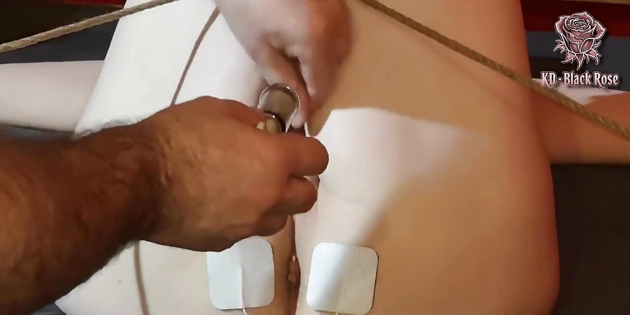 Kısmi BDSM İçeriği