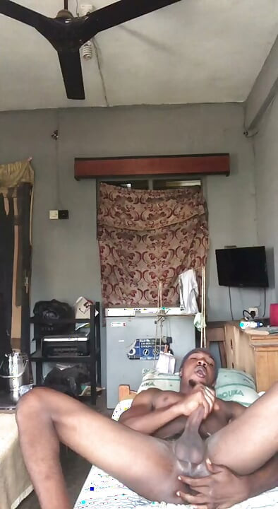Ne mogu da prestanem da se masturbiram dok sam sama kod kuće..