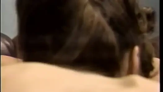 MILF fickt jungen mann auf couch