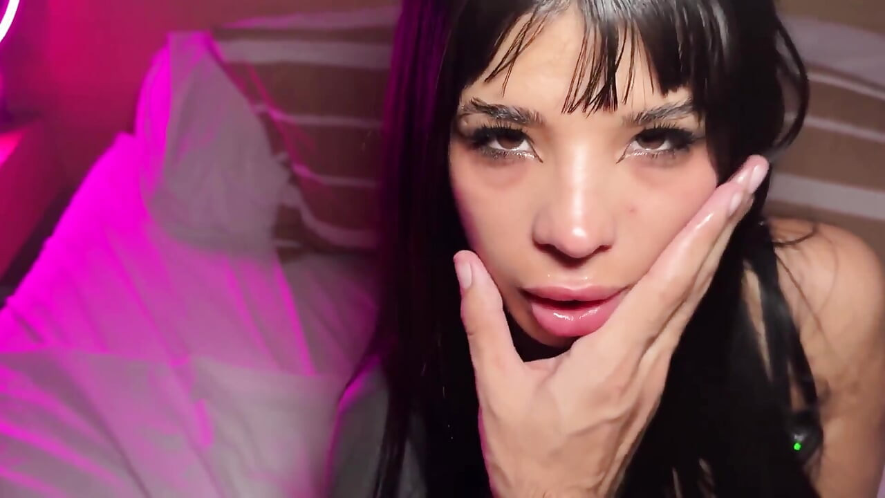 Kleine onderdanige gothic geneukt en creampie!