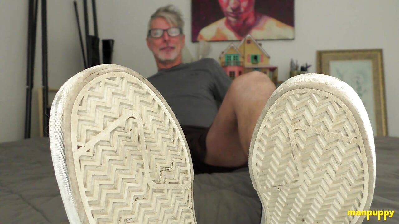 ManPuppy Richard Lennox Makes You Worship His Sweaty Rank Socks In Foot POV