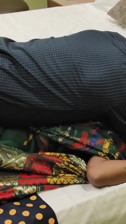 Unforgettable moment from "A couple made a hardcore fucking session infront of registror who came to made them divorce"