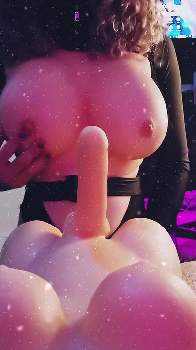 มุมมองคนเย็ดของคุณ: เรากลับมาหาฉันหลังจากออกไปเที่ยวกลางคืนฉันเล่นกับควยของคุณทําให้คุณหนักมากก่อนที่ฉันจะกระแทกระหว่าง