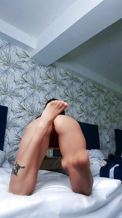 מתגרה, מטלטלת ומשגעת אותך אי אפשר היה להסיט את המבט