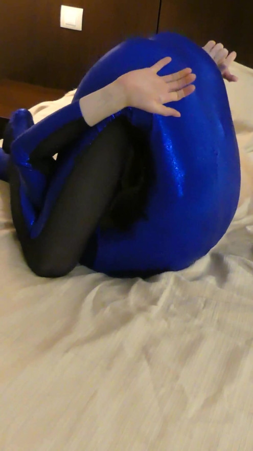 Masked contortion dream