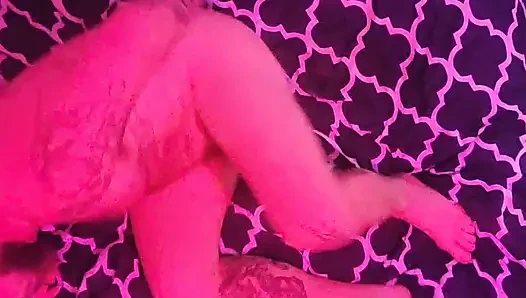 Skycam erwischt milf, die nach der party von einem zufälligen typen gefickt wird.