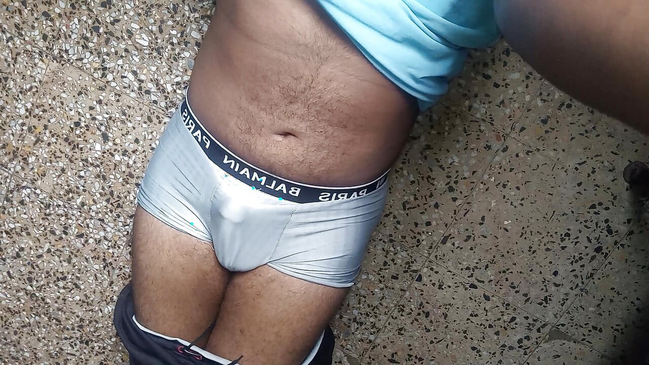 Fut anal și băiat homosexual cu țâțe