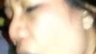 Тайская проститутка получает камшот в рот