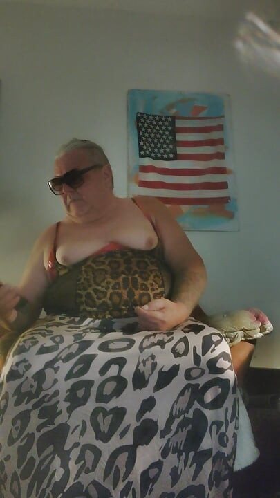 2026 SEXY GANGSTAZZ MASTURBATING, WATCHING A PORN,, FAT BELLY BIG ASS SMALL COCK REAL TITS