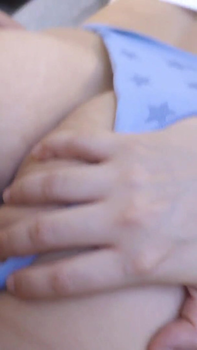 I sit on my boyfriend's face to suck my shaved vagina, real couple | Clip 1