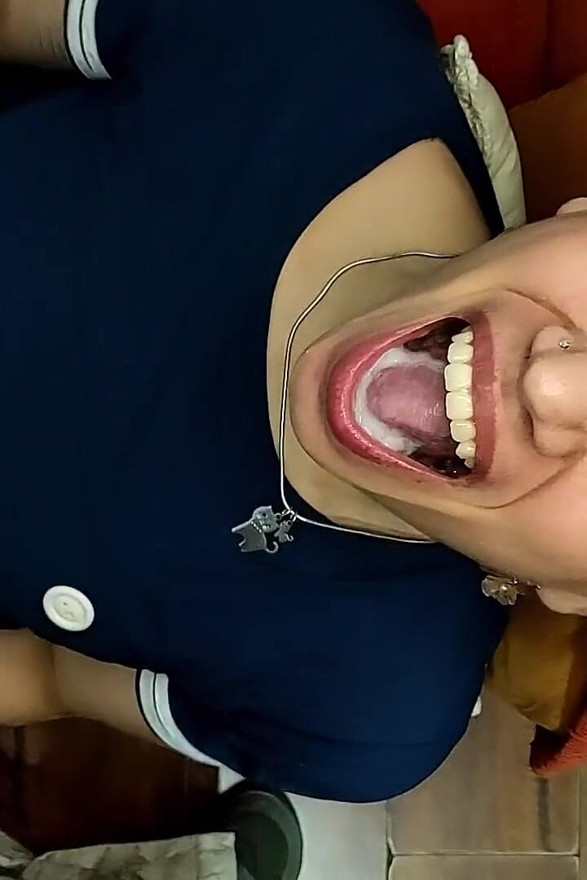 Quickie! Blowjob on the Couch and Cum Mouthful