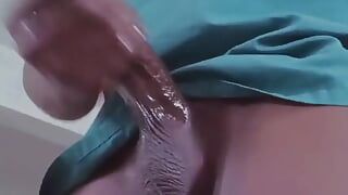Großer schwarzer schwanz, männliche krankenschwester überrascht seinen patienten