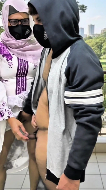 一个暗恋我的年轻女子半夜来找我。 | 短片 1