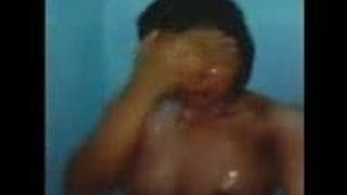 Amateur Indonesische douche masturbatie