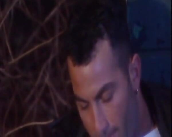 Blonde milf en vrienden in een wilde groepssessie - hardcore neukpartij en intense orgasmes