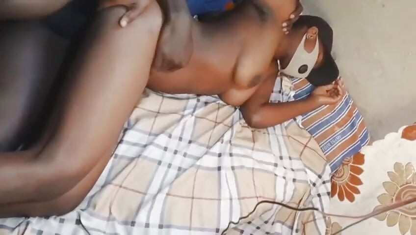 L'ex ragazza voleva scopare quindi mi ha fatto visita