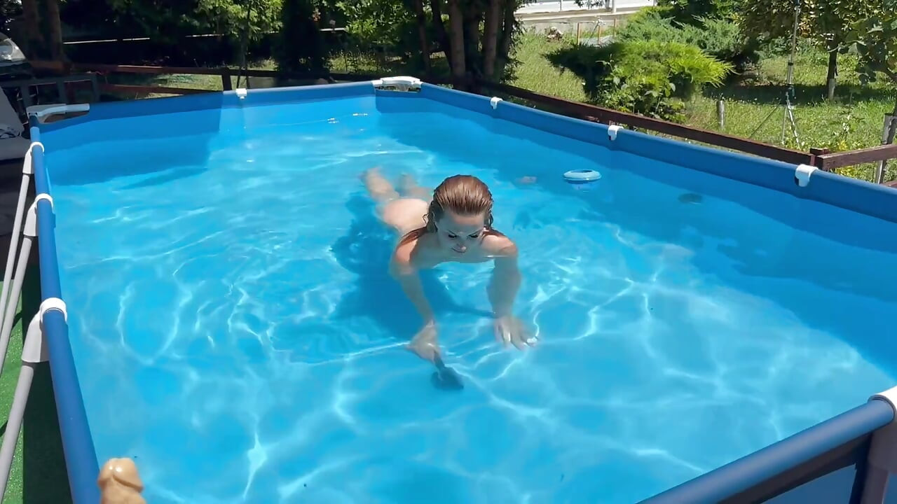 Dildo Fuck and Dildo Blowjob While Holding My Breath Underwater in Pool