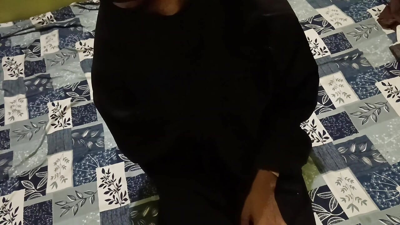 Fucked My Muslim GF Right After Namaaz in Her Room - She Was Alone & Horny