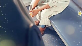 🥵القطار الهندي الكانادا فتاة هندية ساخنة تمص الزب بمهارة شديدة وتتلقى مني دافئ في فمها