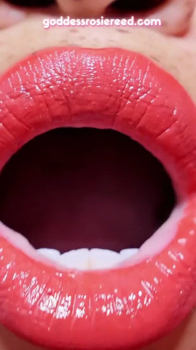 Impresionante momento de "Goddess Rosie Reed - adoración de fetiche de boca con lápiz labial - labios de ébano"