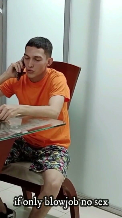 Onun yarağı çok güzel, bineceğim! Üvey kızının sürtüğü böyle diyor - İspanyolca porno | Klip 3
