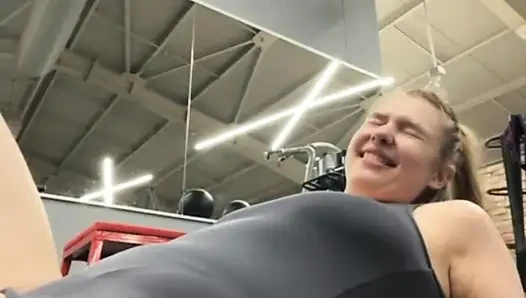 Bbw sexy girl jucielussie training in the gym