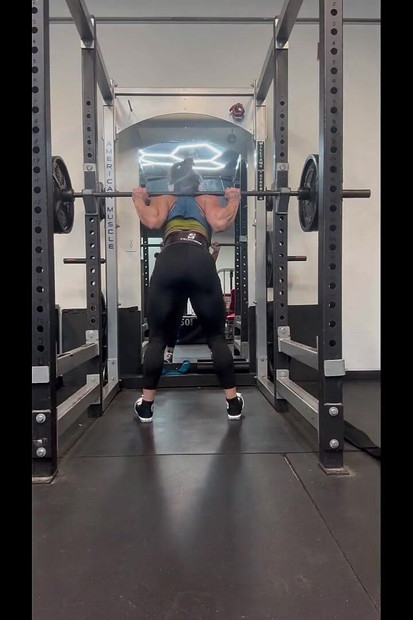 Sabtu Squats dengan Simone Steele