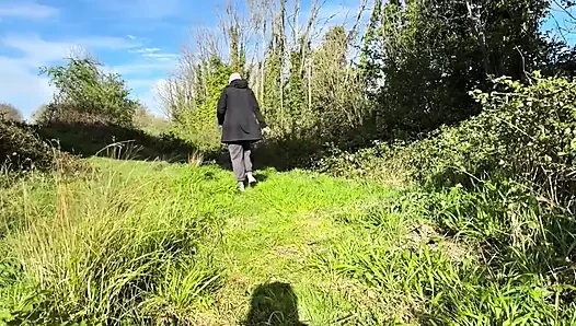 Can't Hold It, Pissing Outdoor Compilation