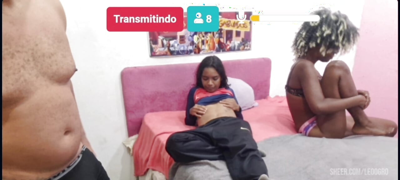 Comendo o cu da sapatão