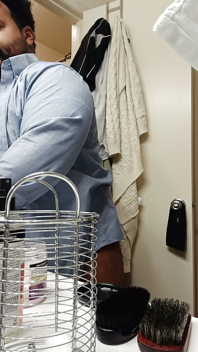 Thick Daddy Masturbates While Getting Ready for Work