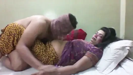Busty wife cheatting and giving chance to unknown men
