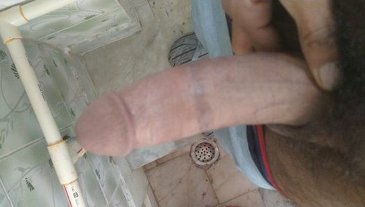Un garçon de Delhi masturbe une grosse bite