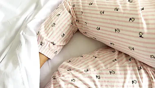 Ich schwöre, ich werde es niemandem erzählen, meine kleine stieftochter