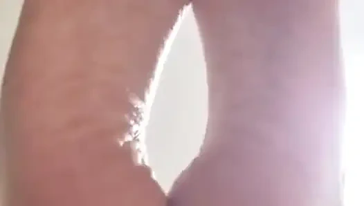 Jilat kakiku yang berkeringat!