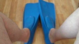 Ik hou gewoon van mijn blauwe rubberen flippers !!