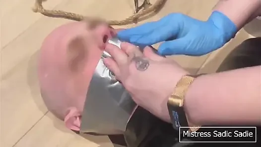 Viel spucke mit bondage und etwas nadel-cbt