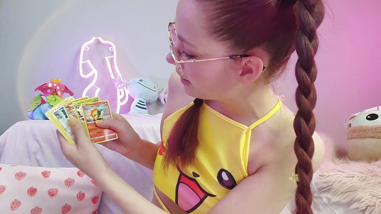 E-girl tieten en pokmon trekken