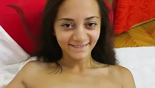 Üvey amcamın bana seks egzersizleri göstermesini çok seviyorum.